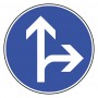 DIRECTIONS OBLIGATOIRES A LA PROCHAINE INTERSECTION TOUT DROIT OU A D